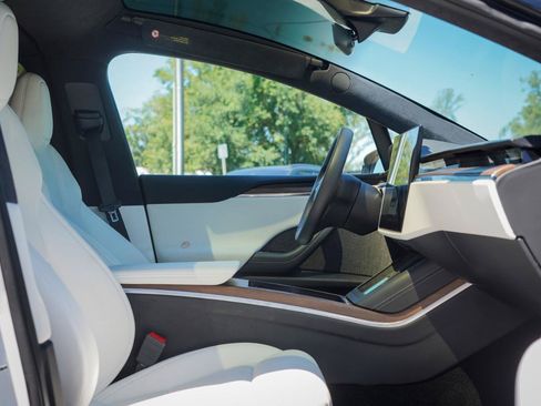 Used 2022 Tesla Model X AWD/4WD image 9