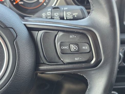 Used 2018 Jeep Wrangler Unlimited Sport S AWD/4WD image 39