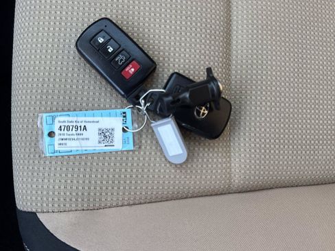 Used 2018 Toyota RAV4 XLE FWD image 21