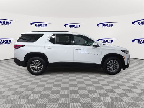 Used 2022 Chevrolet Traverse LT image 4
