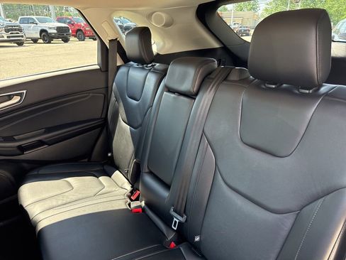 Used 2022 Ford Edge Titanium AWD/4WD image 35