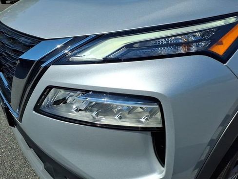 Used 2023 Nissan Rogue SV AWD/4WD image 12