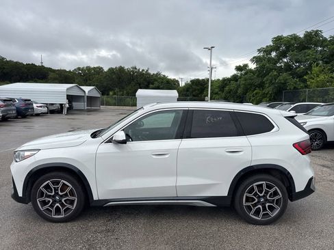 Certified 2025 BMW X1 xDrive28i w/ Technology Package AWD/4WD image 3