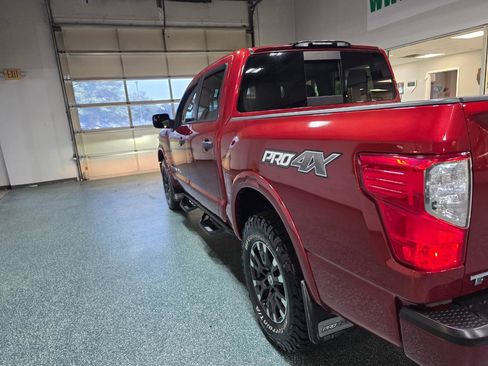 Used 2019 Nissan Titan PRO-4X AWD/4WD image 10