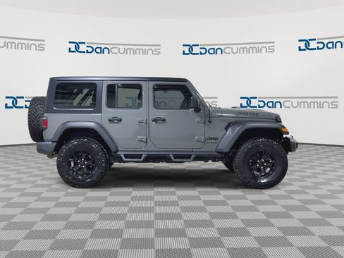 Used 2022 Jeep Wrangler Unlimited Sport AWD/4WD image 9