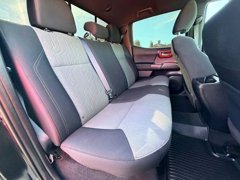 Used 2021 Toyota Tacoma TRD Off-Road w/ Technology Package AWD/4WD image 23