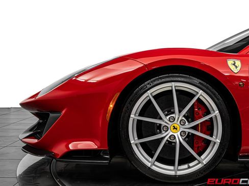 Used 2019 Ferrari 488 Pista Coupe RWD image 18