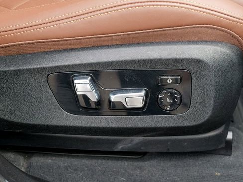 Used 2023 BMW X7 xDrive40i w/ Premium Package image 43