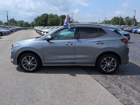 Used 2021 Buick Encore GX Essence w/ Sport Touring Package FWD image 4