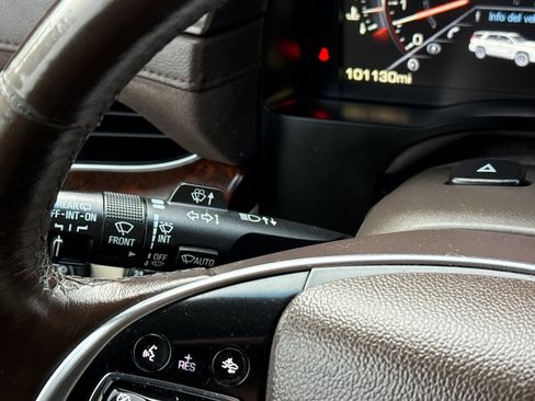 Used 2015 Cadillac Escalade Premium image 33