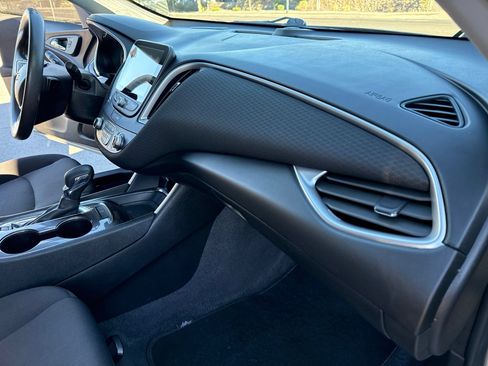 Used 2023 Chevrolet Malibu LT FWD image 29