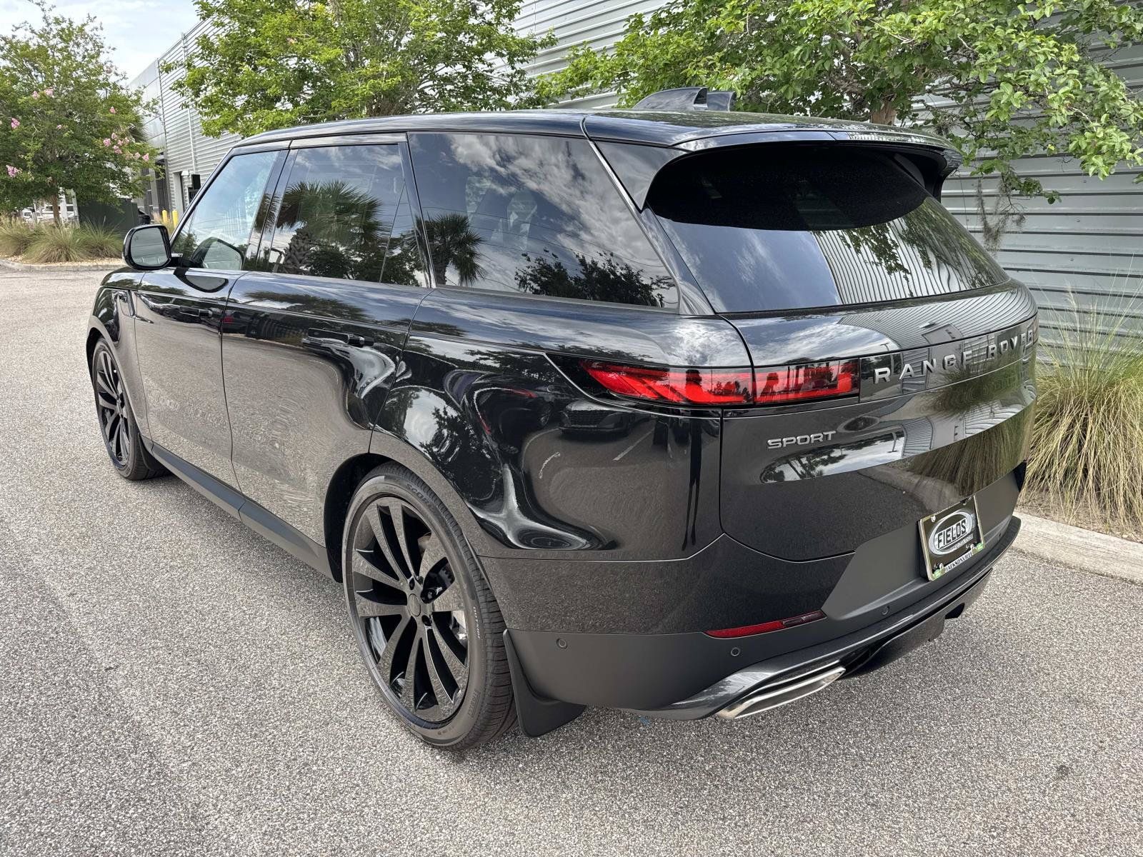 New 2026 Land Rover Range Rover Sport SE AWD/4WD image 3