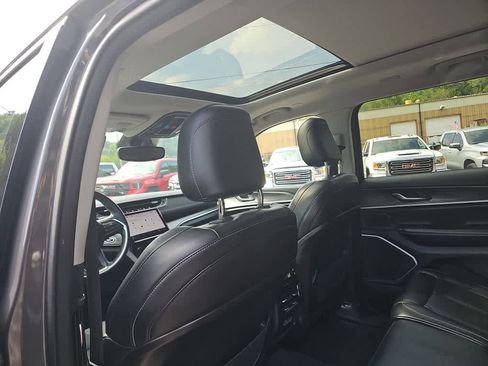 Used 2021 Jeep Grand Cherokee L Limited image 29