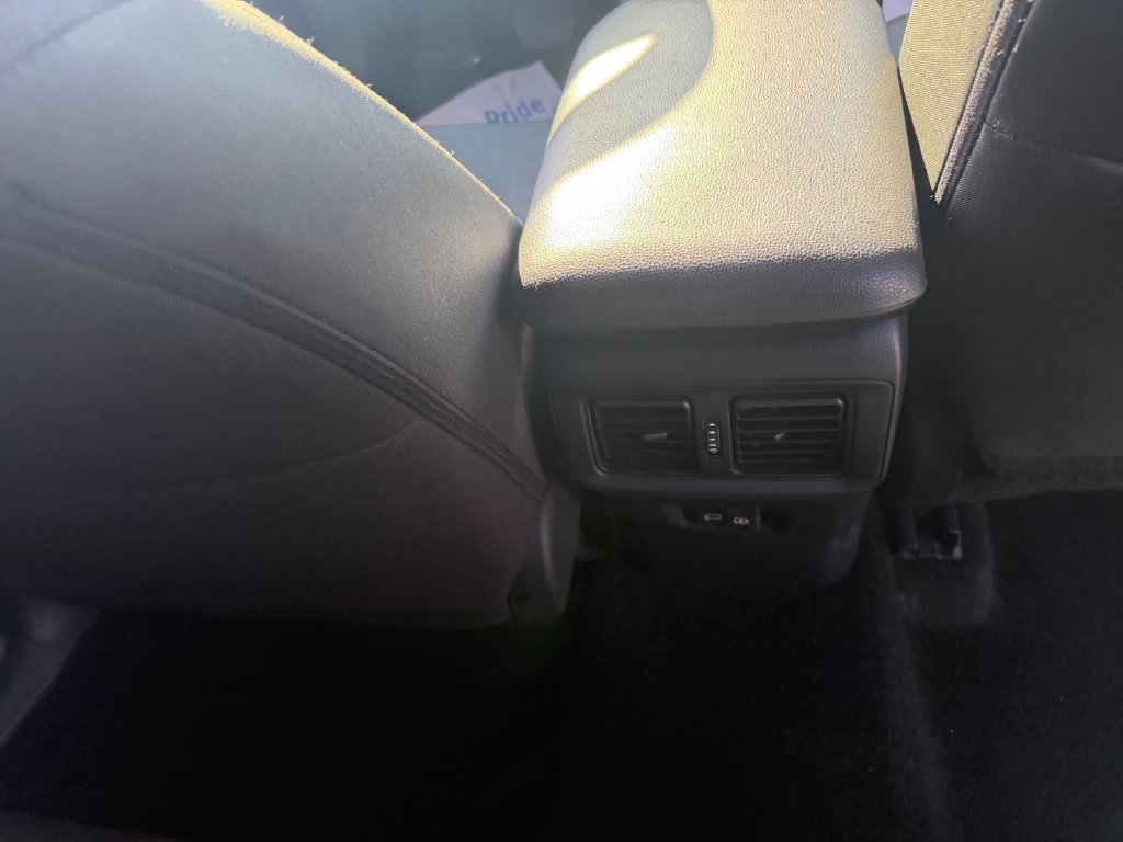 Used 2025 Toyota RAV4 XLE AWD/4WD image 22