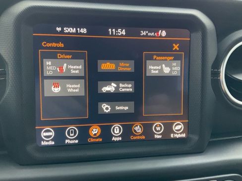 Used 2022 Jeep Wrangler Unlimited Sahara w/ Cold Weather Group image 8