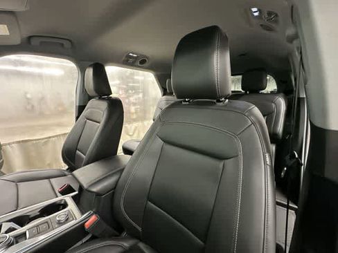 Used 2024 Ford Explorer XLT w/ Equipment Group 202A AWD/4WD image 14