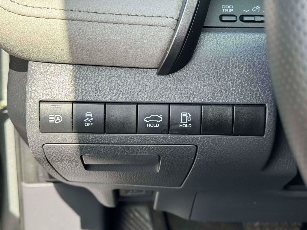 Used 2021 Toyota Camry LE AWD/4WD image 20