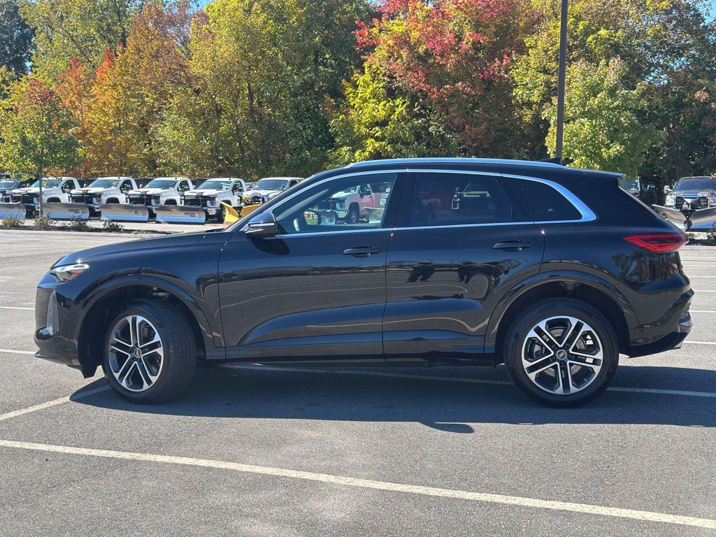 Used 2025 Audi Q5 Premium w/ Convenience Package AWD/4WD image 3