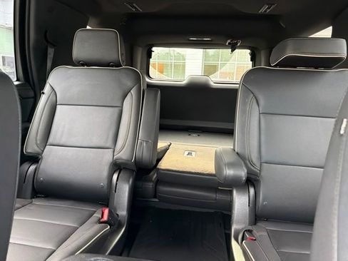Used 2022 Chevrolet Tahoe Premier RWD image 12