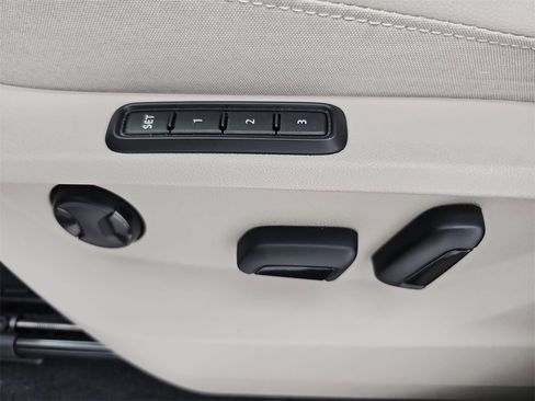 Used 2023 Volkswagen Atlas SEL R-Line image 45