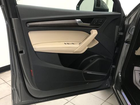 Used 2023 Audi Q5 2.0T Premium Plus w/ Premium Plus Package AWD/4WD image 8