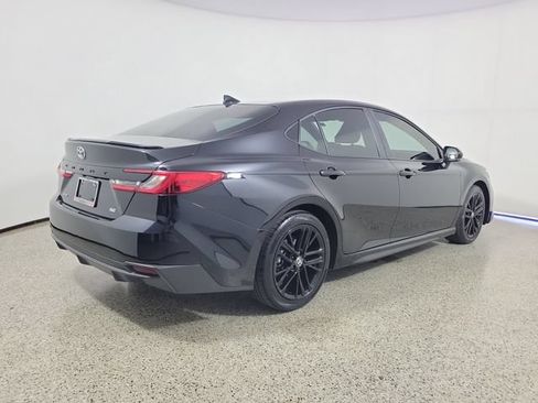 Used 2025 Toyota Camry SE FWD image 5