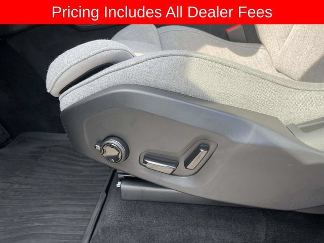 Used 2025 Volvo XC90 T8 Ultra w/ Protection Package Premier AWD/4WD image 24