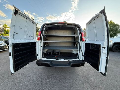 Used 2021 Chevrolet Express 2500 RWD image 19