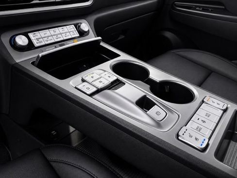 Used 2023 Hyundai Kona Limited FWD image 17