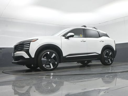 Used 2025 Nissan Kicks SR FWD image 49