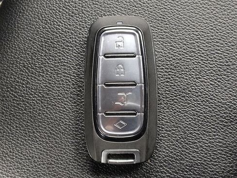Used 2020 Ford EcoSport Titanium FWD image 32