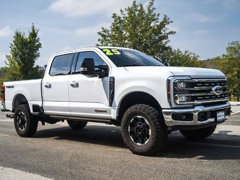 Certified 2025 Ford F250 Lariat w/ Tremor Off-Road Package AWD/4WD image 13