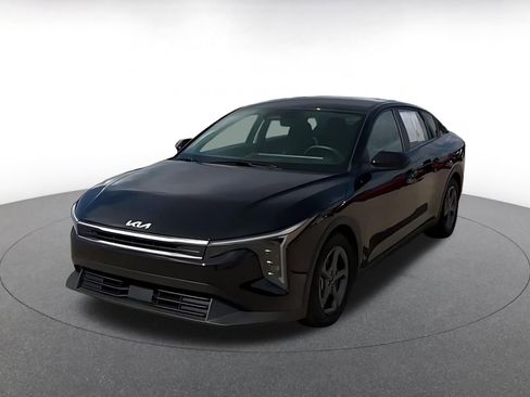 Used 2025 Kia K4 FWD image 8
