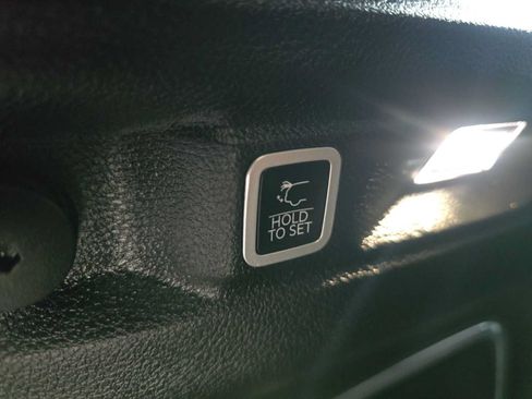 Used 2024 Jeep Grand Cherokee L Limited w/ Black Appearance Package RWD image 10