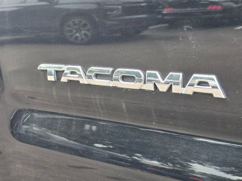 Used 2014 Toyota Tacoma 4x4 Double Cab w/ SR5 Package image 3