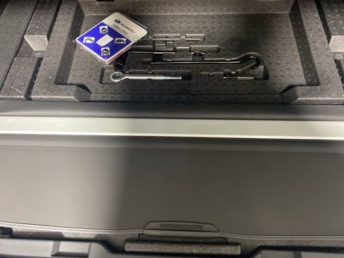 Used 2023 Subaru Outback Limited image 29