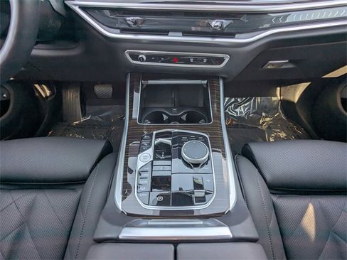Used 2025 BMW X5 xDrive50e image 19