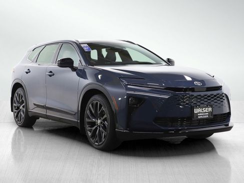 Used 2025 Toyota Crown Signia w/ Advanced Technology Package image 7