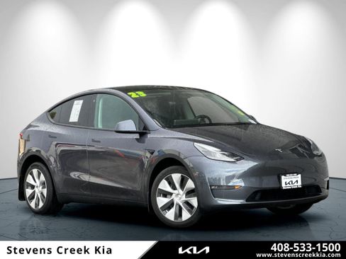 Used 2023 Tesla Model Y Long Range image 1