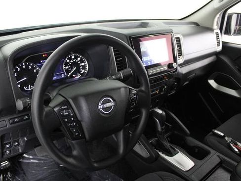 Certified 2023 Nissan Frontier SV w/ Tow Package AWD/4WD image 18