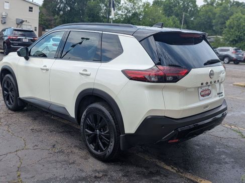 Used 2023 Nissan Rogue SV w/ SV Premium B Package AWD/4WD image 6
