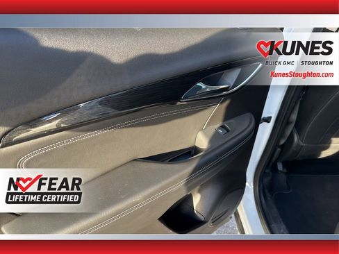 Used 2023 Buick Envision Essence image 32