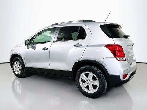 Used 2018 Chevrolet Trax LT w/ LT Convenience Package FWD image 5