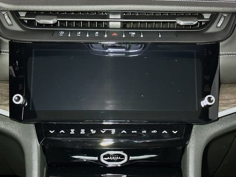 New 2026 Jeep Grand Cherokee Limited w/ Limited Altitude Package AWD/4WD image 10