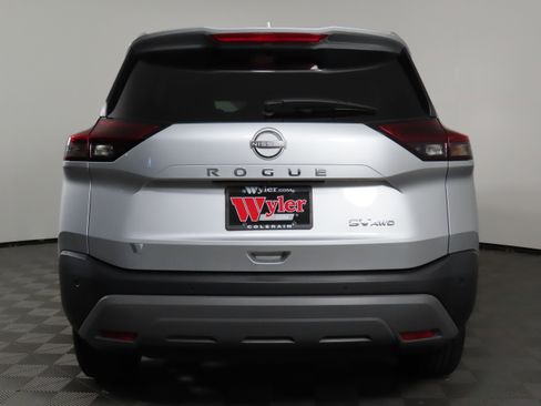 Used 2022 Nissan Rogue SV image 40