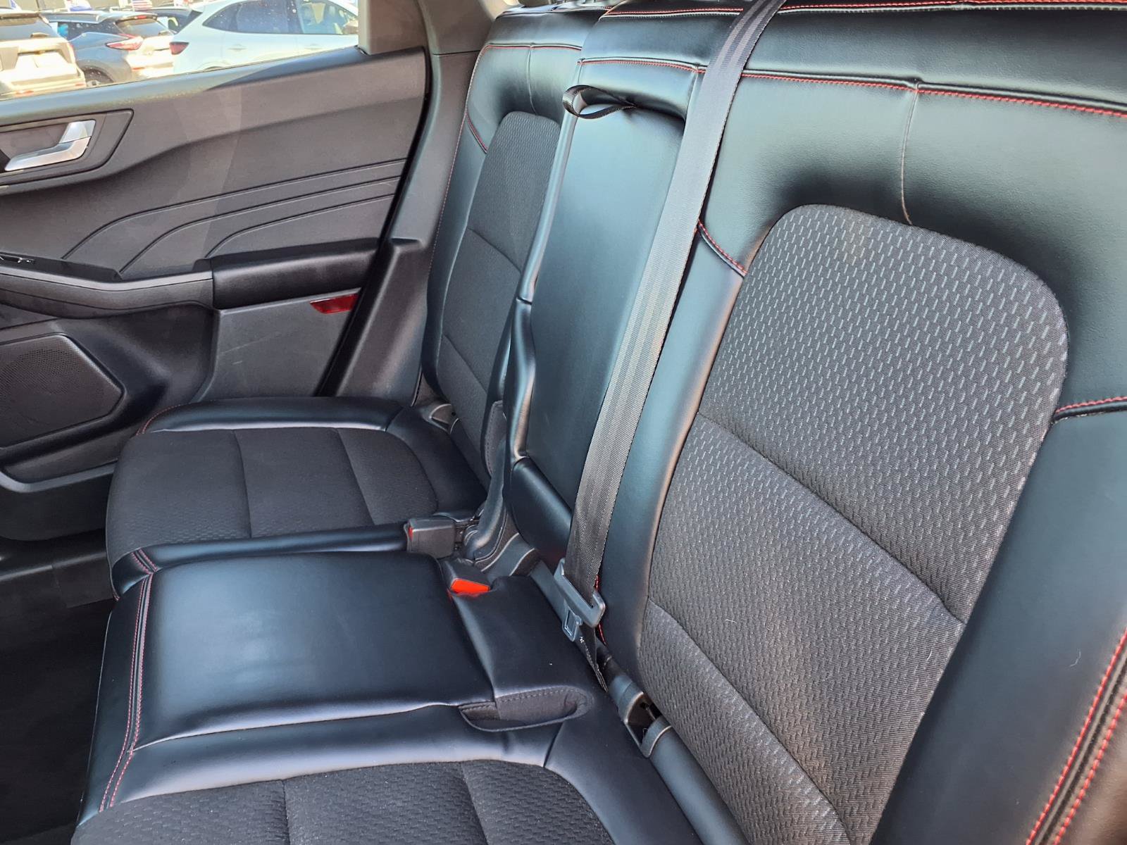 Used 2025 Ford Escape ST-Line Select AWD/4WD image 7