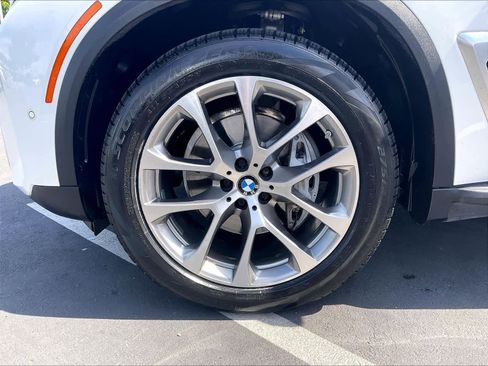 Used 2024 BMW X5 xDrive40i w/ Premium Package AWD/4WD image 12