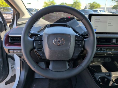 Used 2025 Toyota Prius Plug-In Hybrid FWD image 14