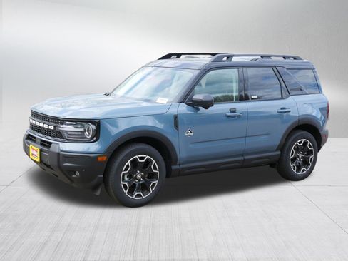 Used 2025 Ford Bronco Sport Outer Banks w/ Outer Banks Tech Package+ AWD/4WD image 3