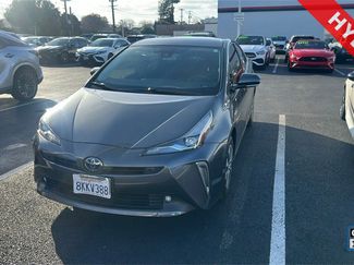 Certified 2019 Toyota Prius XLE video 1